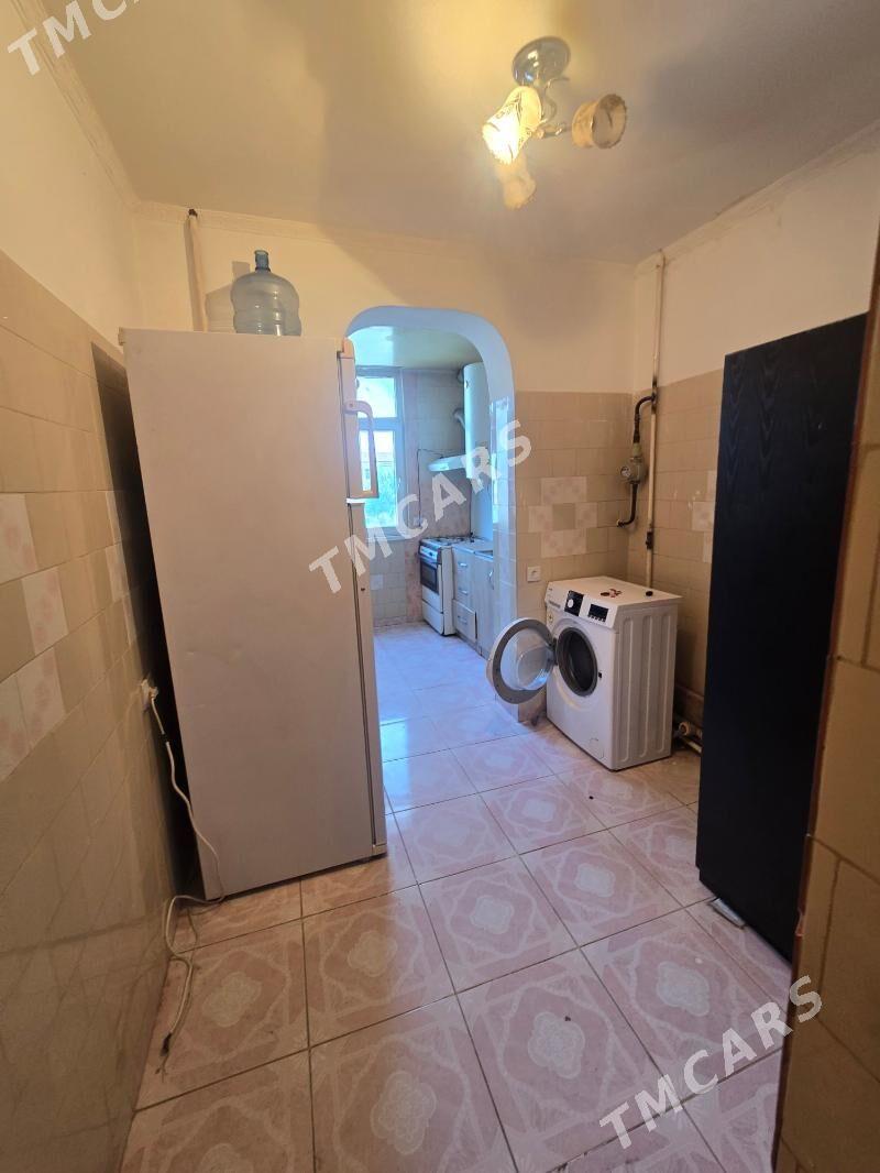 eýesinden 2 komnat 4/3 etaž - Aşgabat - img 3