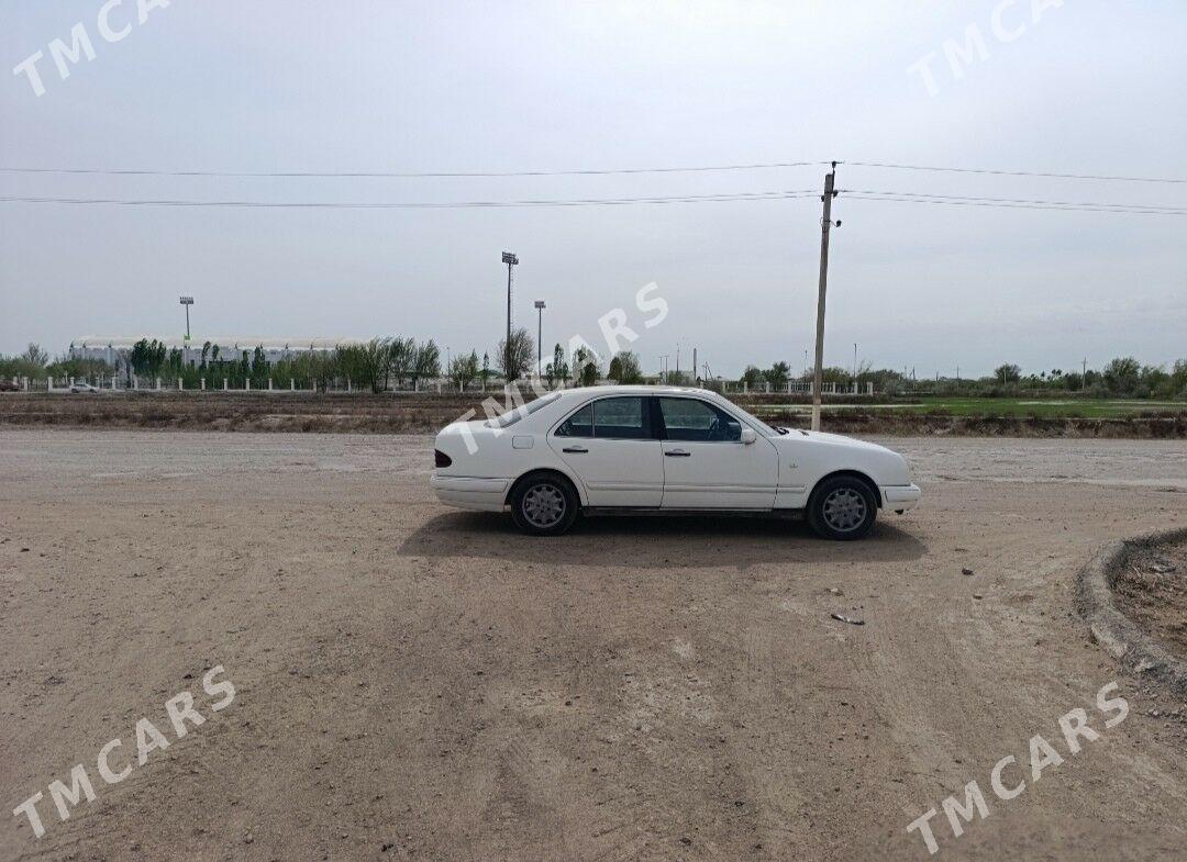 Mercedes-Benz E320 1996 - 55 000 TMT - Кёнеургенч - img 3