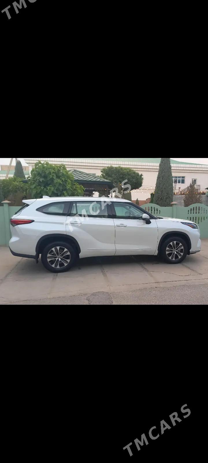 Toyota Highlander 2022 - 700 000 TMT - Ашхабад - img 2