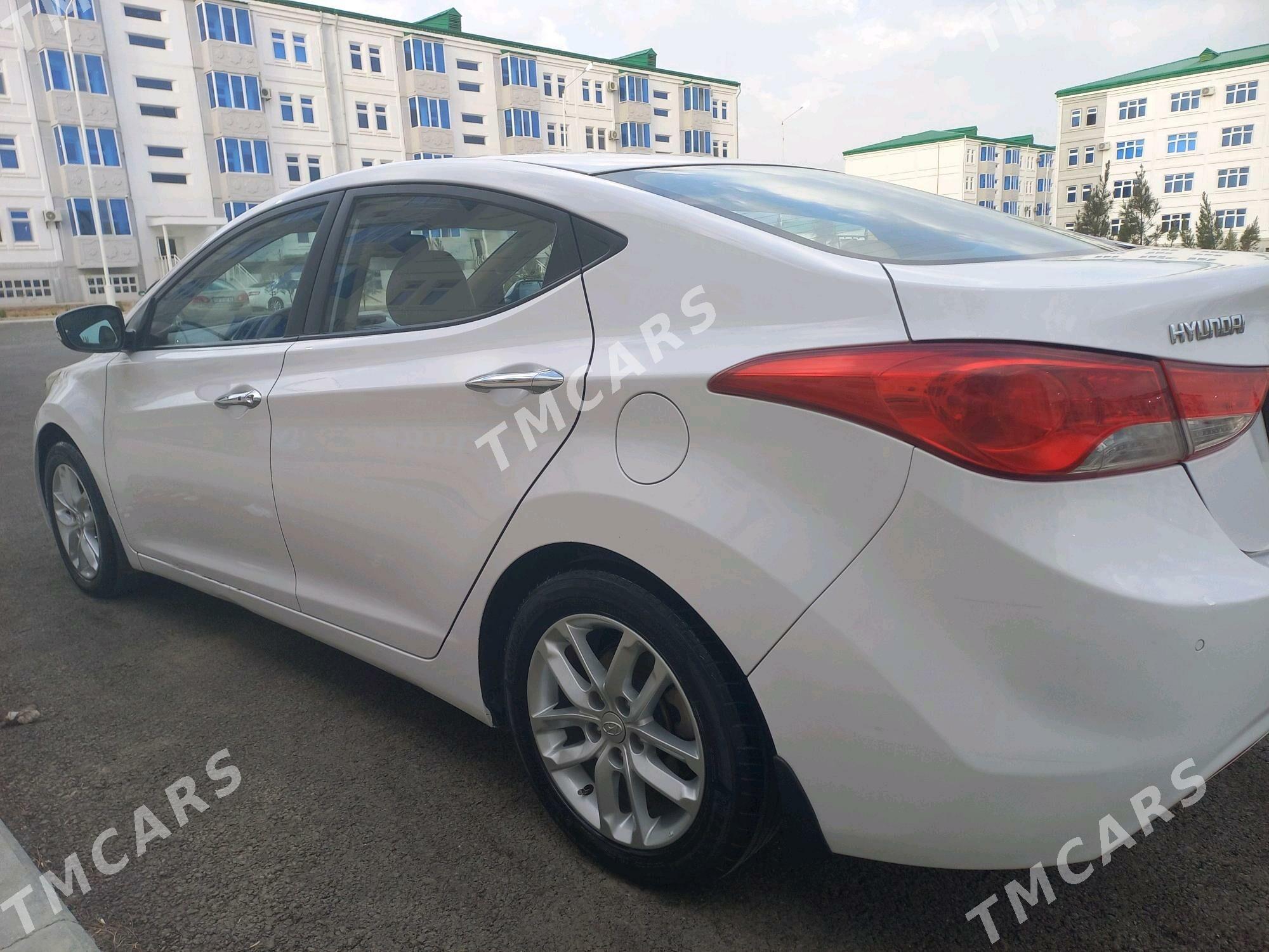 Hyundai Elantra 2013 - 170 000 TMT - Бузмеин - img 5
