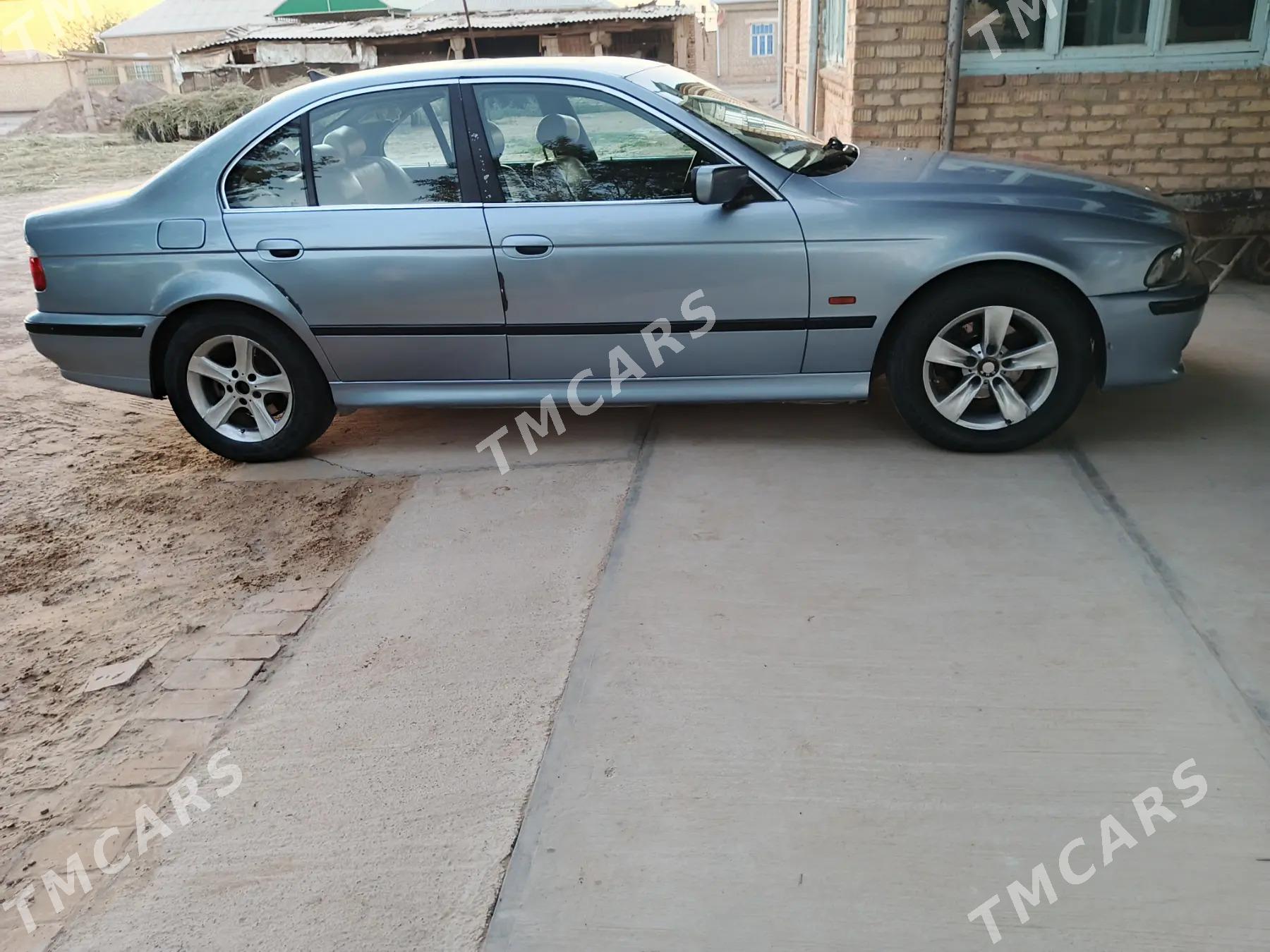 BMW 528 2002 - 92 000 TMT - Türkmengala - img 2