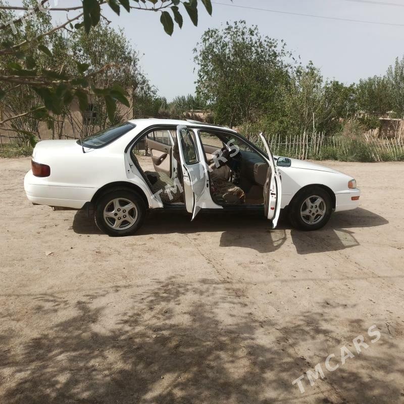 Toyota Camry 1994 - 80 000 TMT - етр. Туркменбаши - img 5