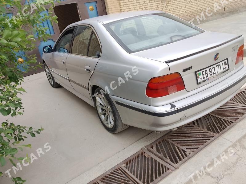 BMW 528 1998 - 70 000 TMT - Türkmenabat - img 4