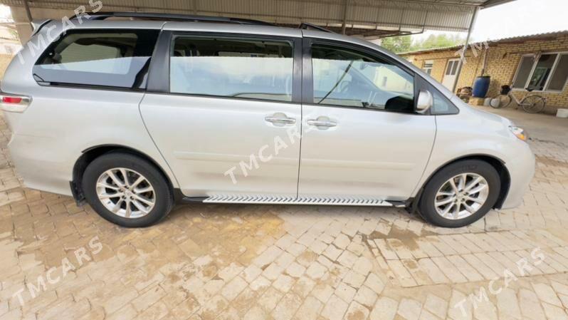 Toyota Sienna 2019 - 420 000 TMT - Байрамали - img 8
