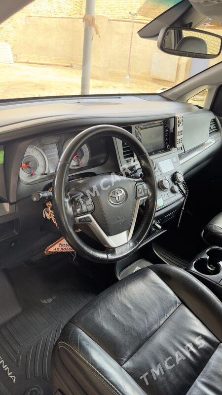 Toyota Sienna 2019 - 420 000 TMT - Байрамали - img 5