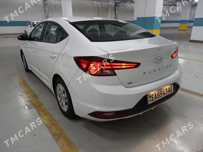 Hyundai Elantra 2018 - 215 000 TMT - Район ст. Аэропорта, ул. Гагарина - img 2