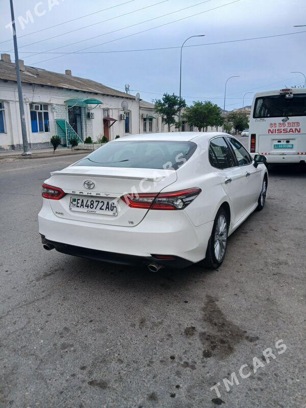 Toyota Camry 2018 - 300 000 TMT - Туркменбаши - img 4
