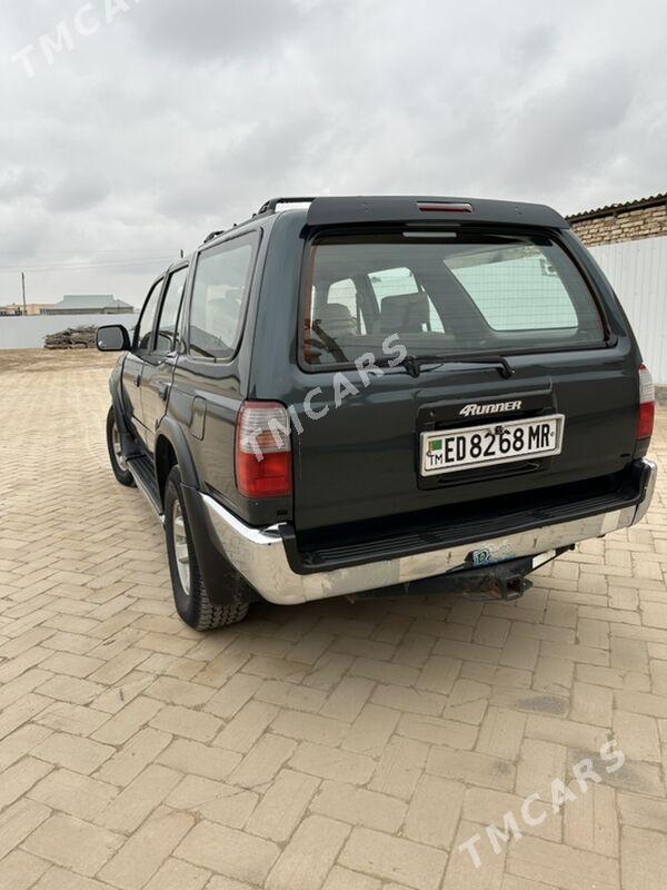 Toyota 4Runner 1996 - 140 000 TMT - Baýramaly - img 3