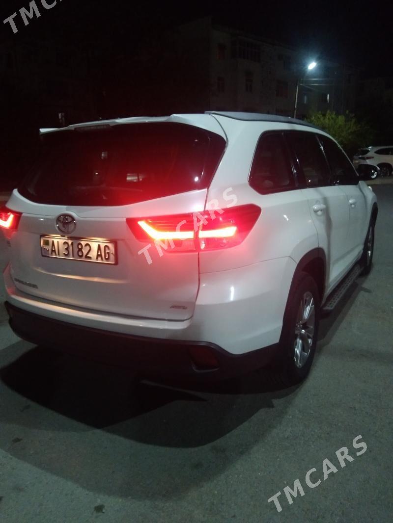 Toyota Highlander 2018 - 440 000 TMT - Howdan "B" - img 4