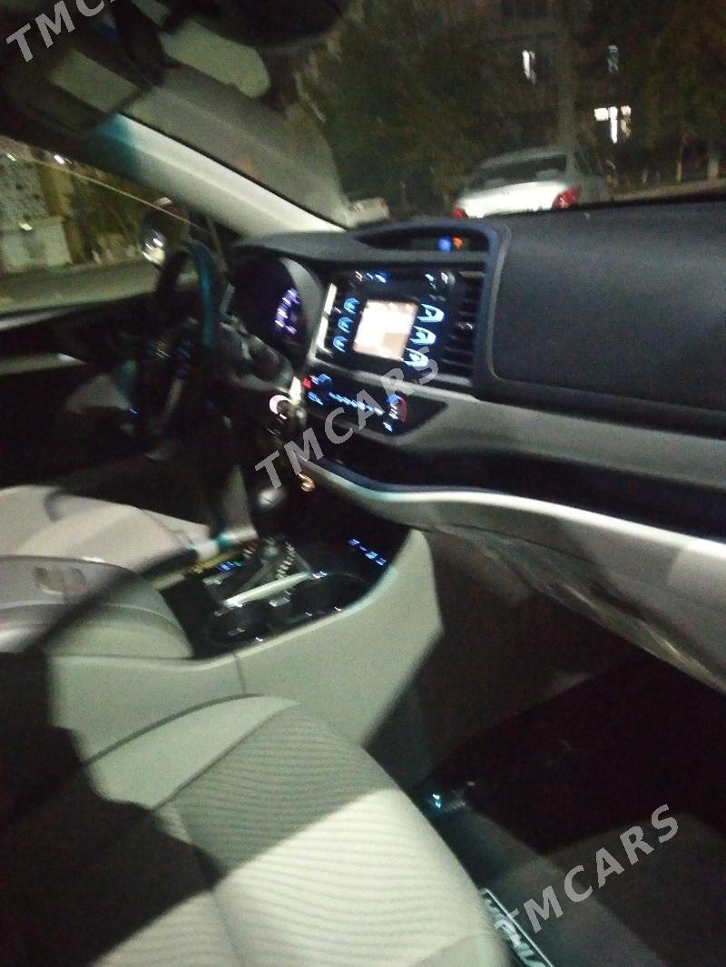 Toyota Highlander 2018 - 440 000 TMT - Howdan "B" - img 9
