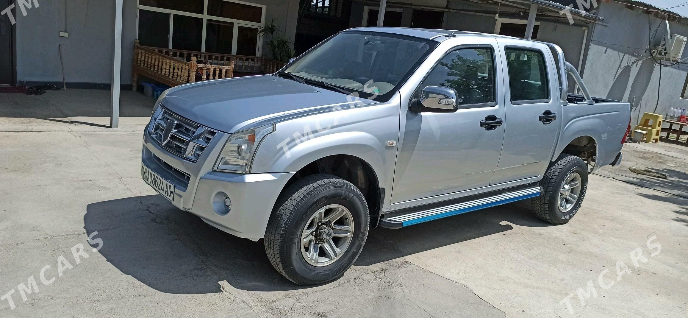Toyota Hilux 2012 - 125 000 TMT - Бузмеин - img 6