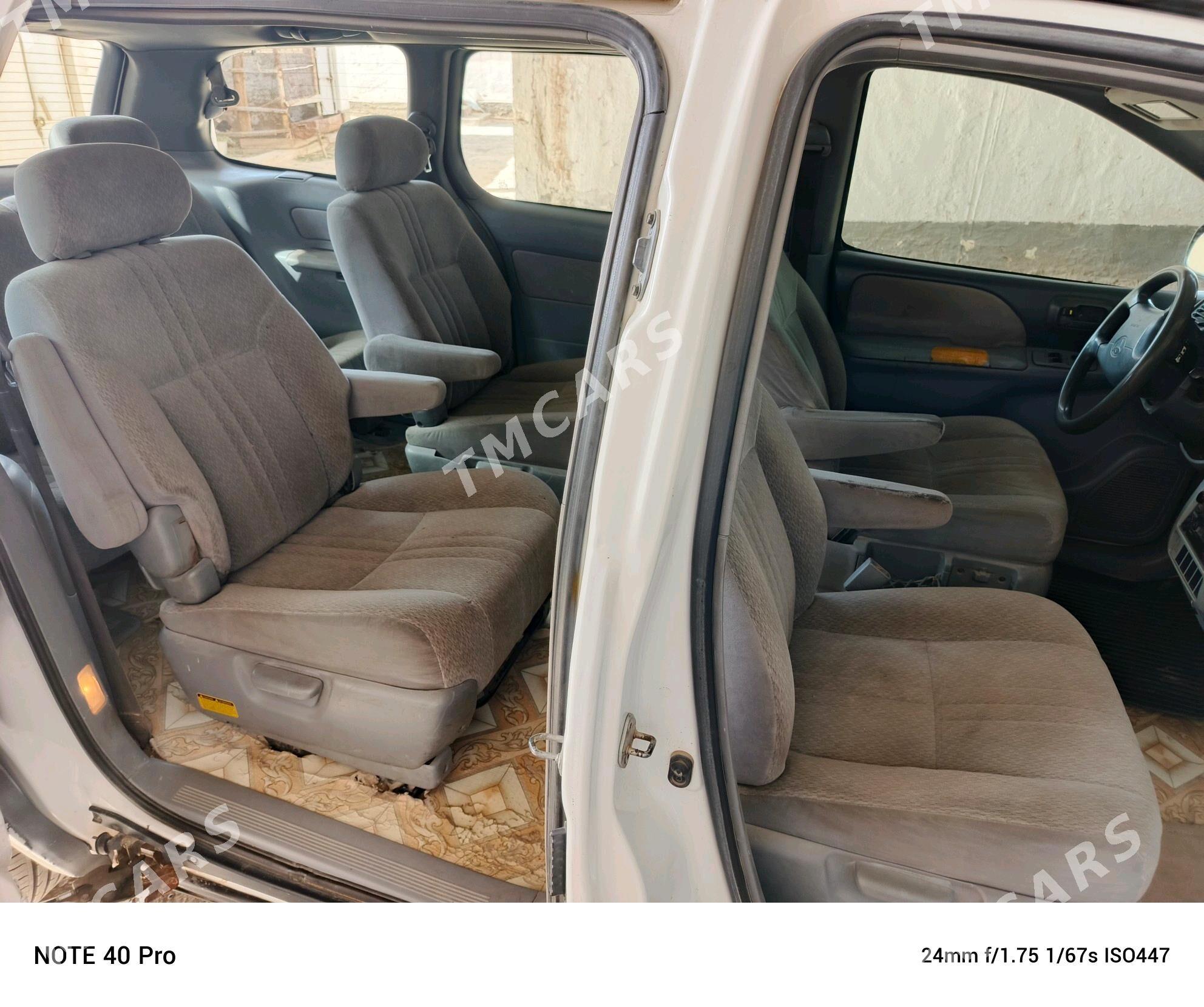 Toyota Sienna 2003 - 140 000 TMT - Огуз хан - img 3