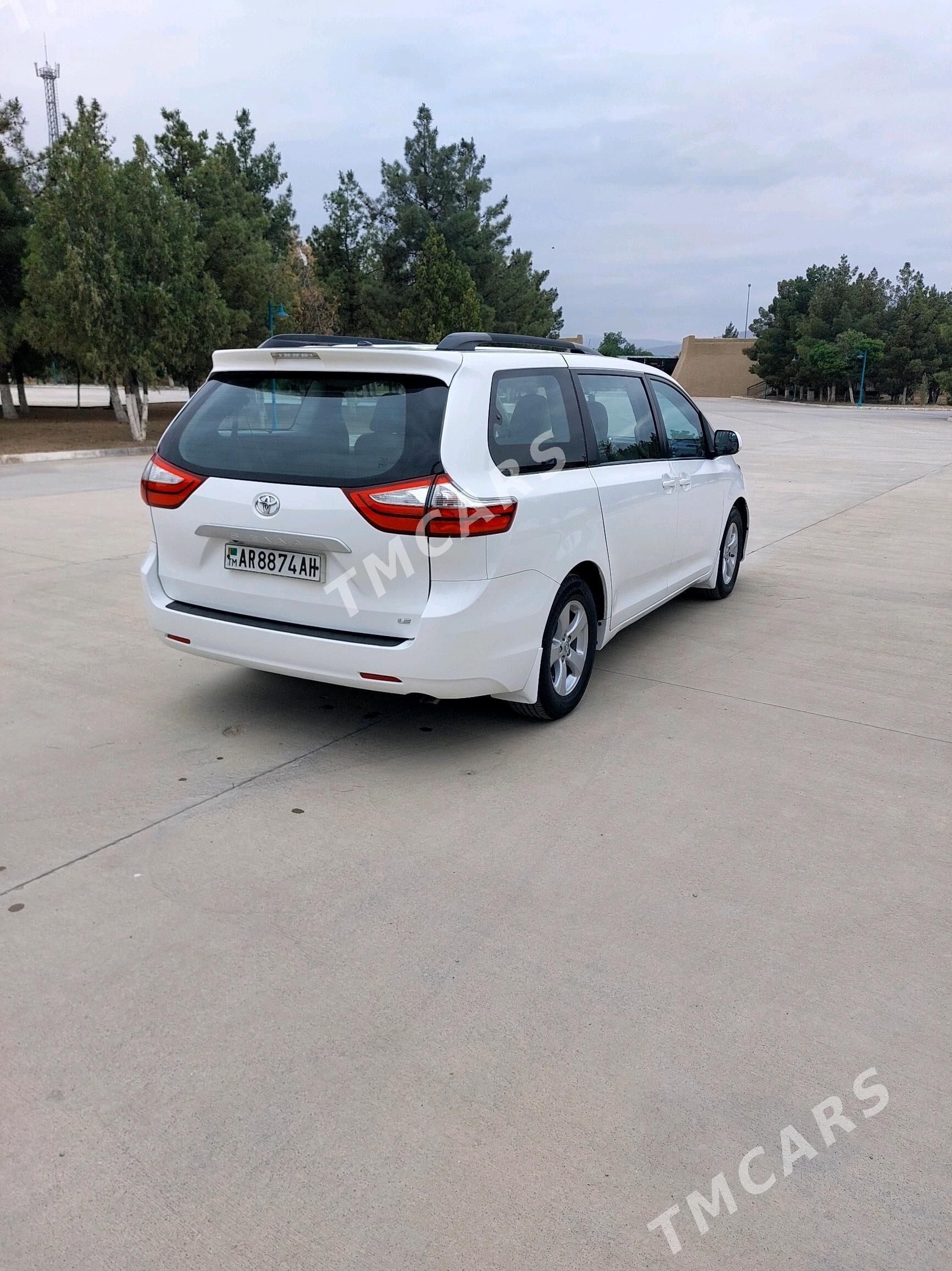 Toyota Sienna 2018 - 360 000 TMT - Gökdepe - img 3