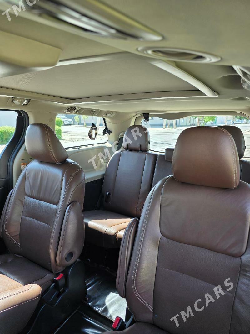 Toyota Sienna 2017 - 400 000 TMT - Aşgabat - img 8