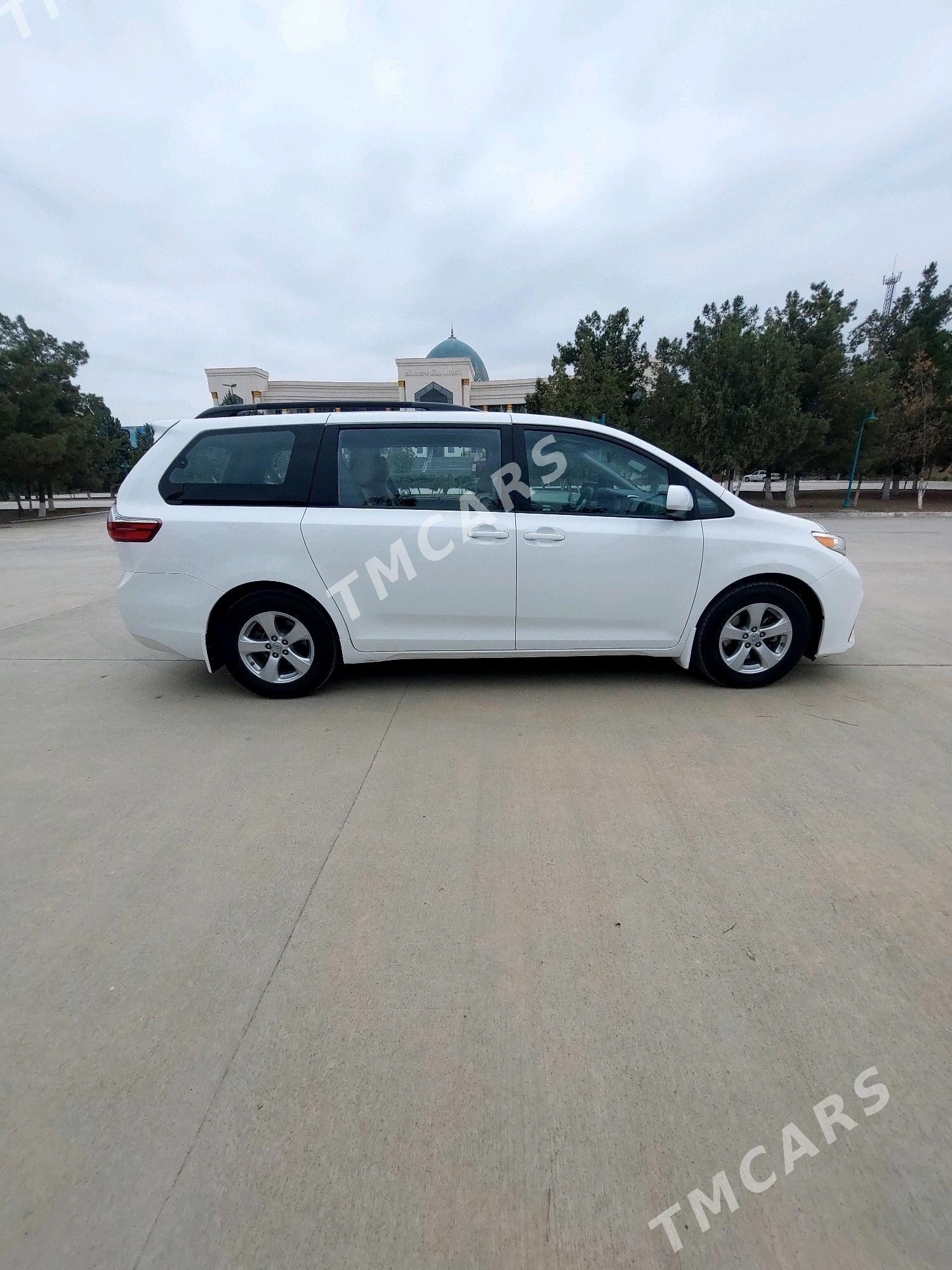 Toyota Sienna 2018 - 360 000 TMT - Gökdepe - img 6