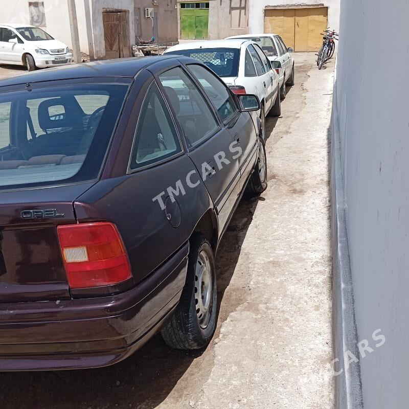 Opel Vectra 1992 - 26 000 TMT - Дашогуз - img 3