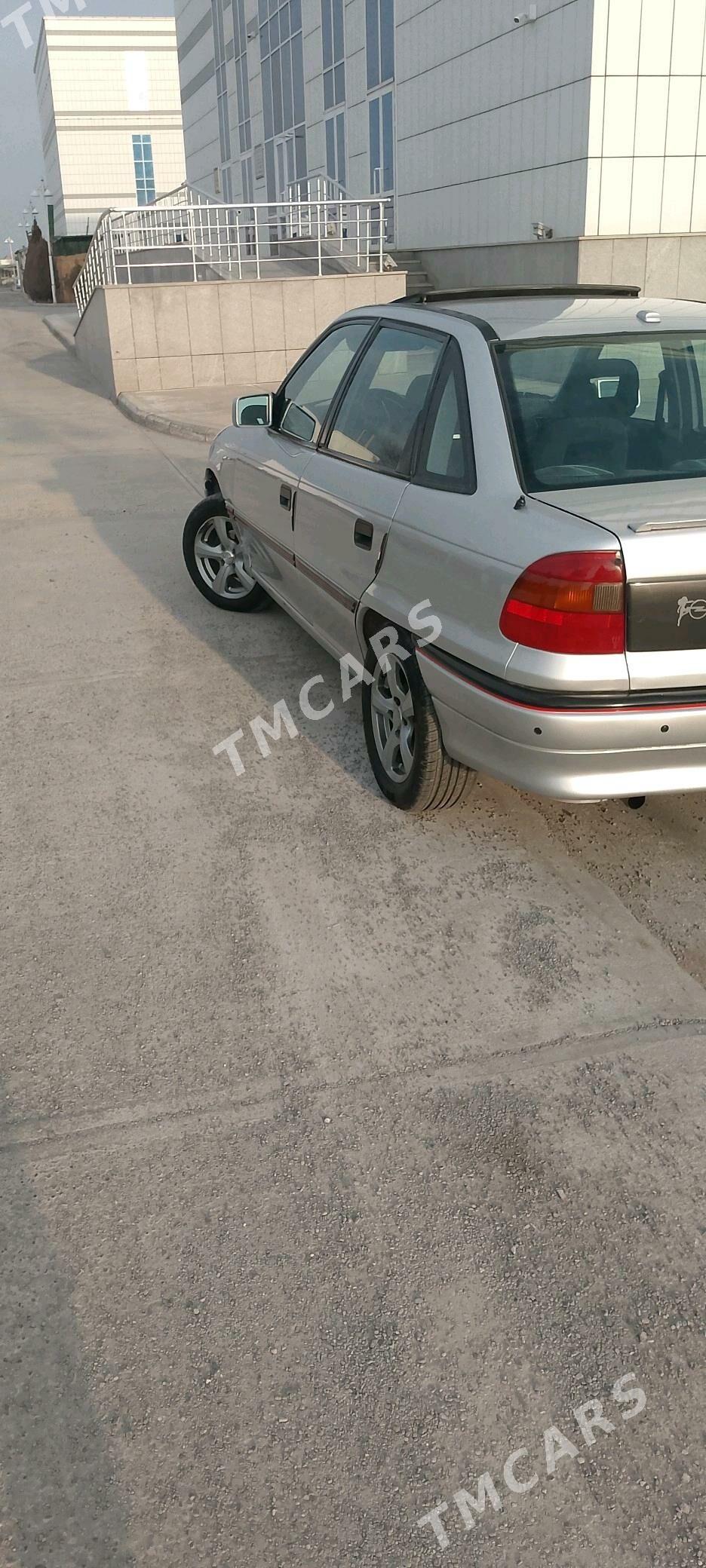 Opel Astra 1994 - 48 000 TMT - Дашогуз - img 8