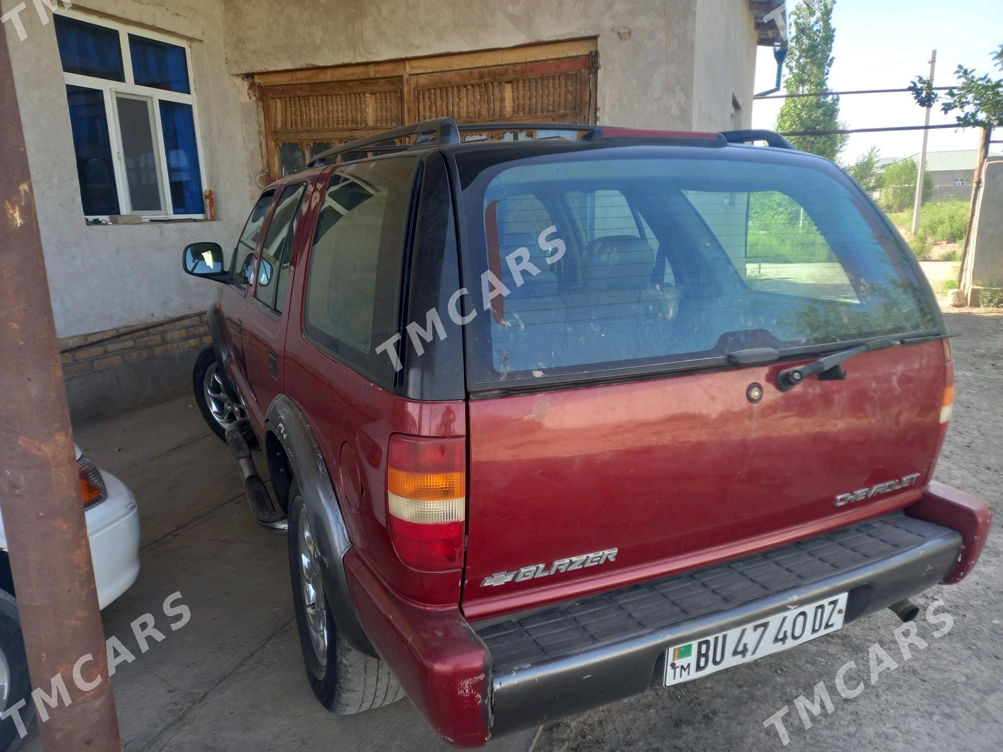 Chevrolet Blazer 1998 - 60 000 TMT - Болдумсаз - img 2