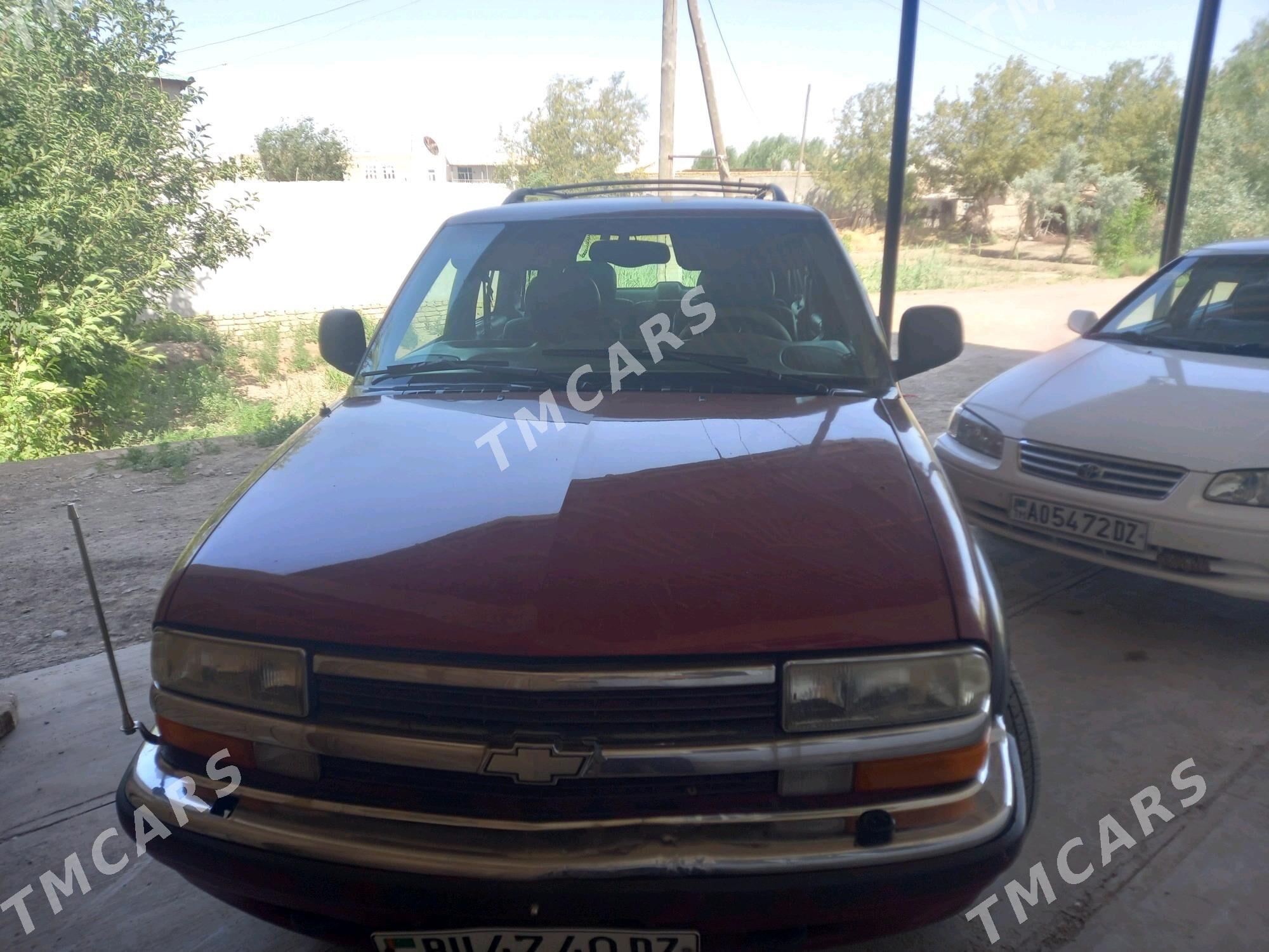 Chevrolet Blazer 1998 - 60 000 TMT - Болдумсаз - img 4