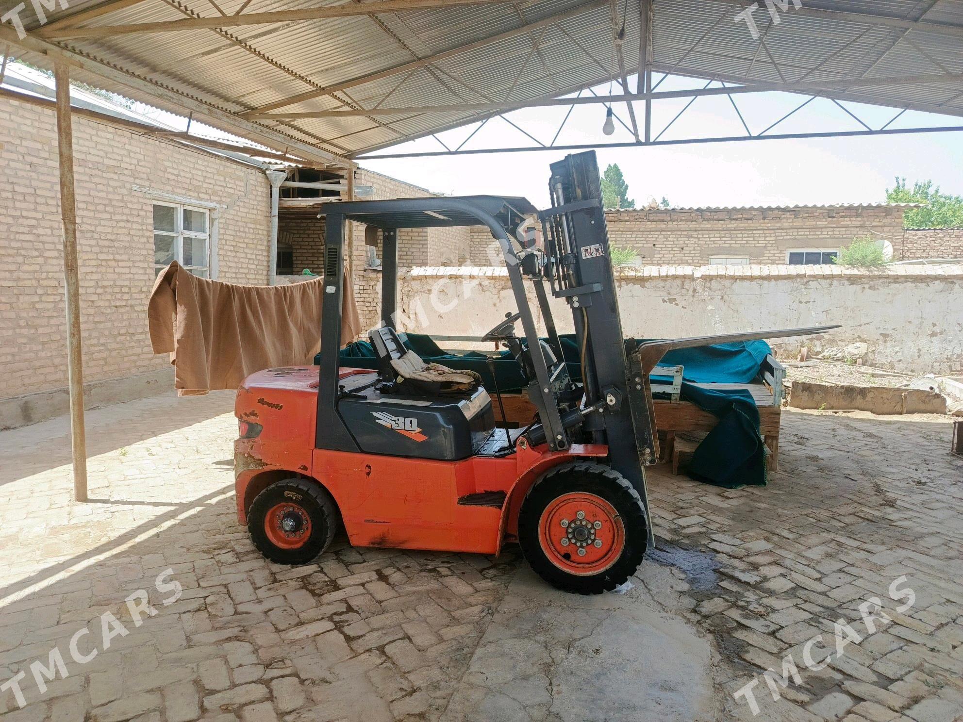 Kara Forklift 2015 - 150 000 TMT - Ёлётен - img 4