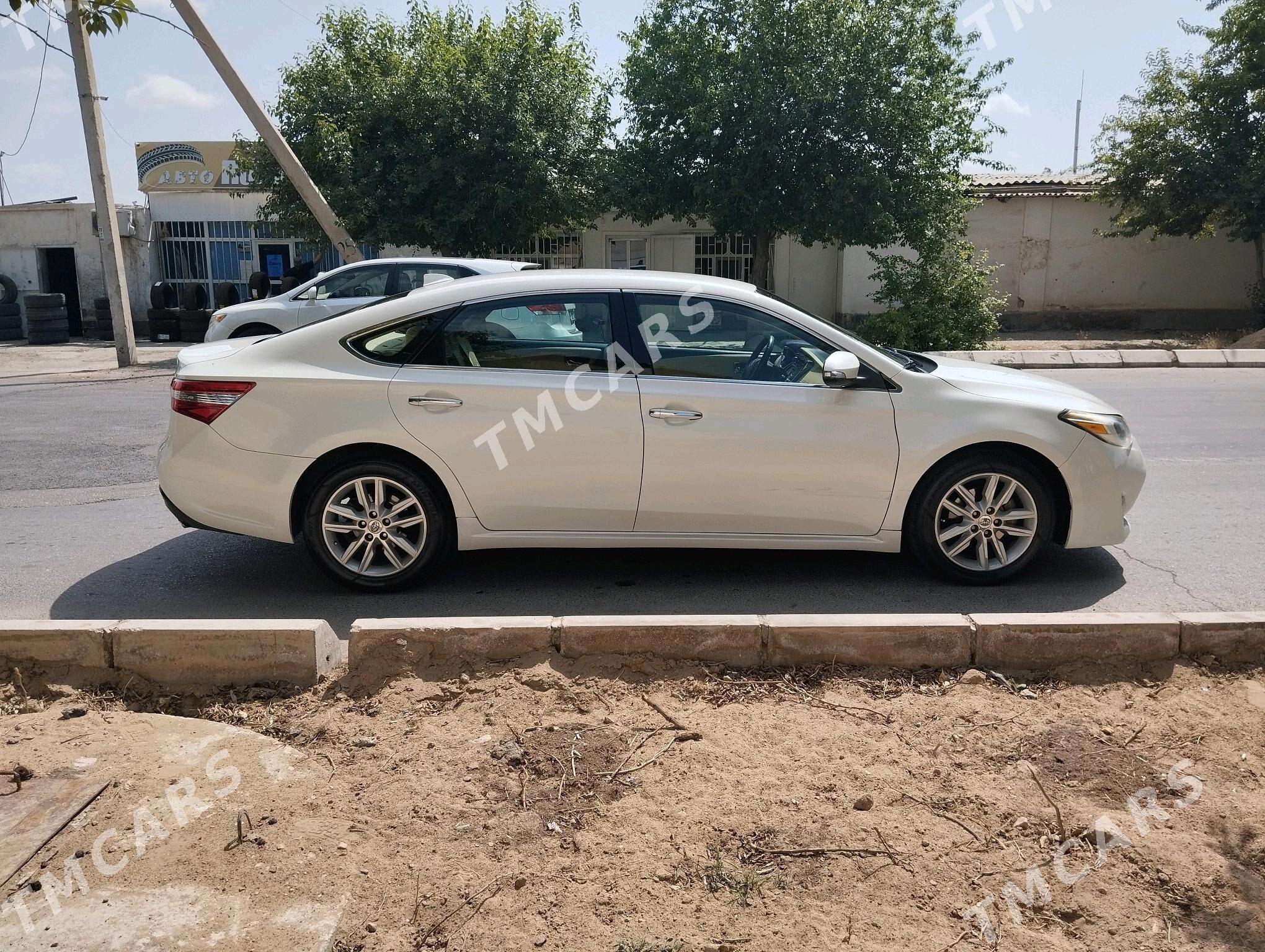 Toyota Avalon 2013 - 320 000 TMT - Balkanabat - img 4