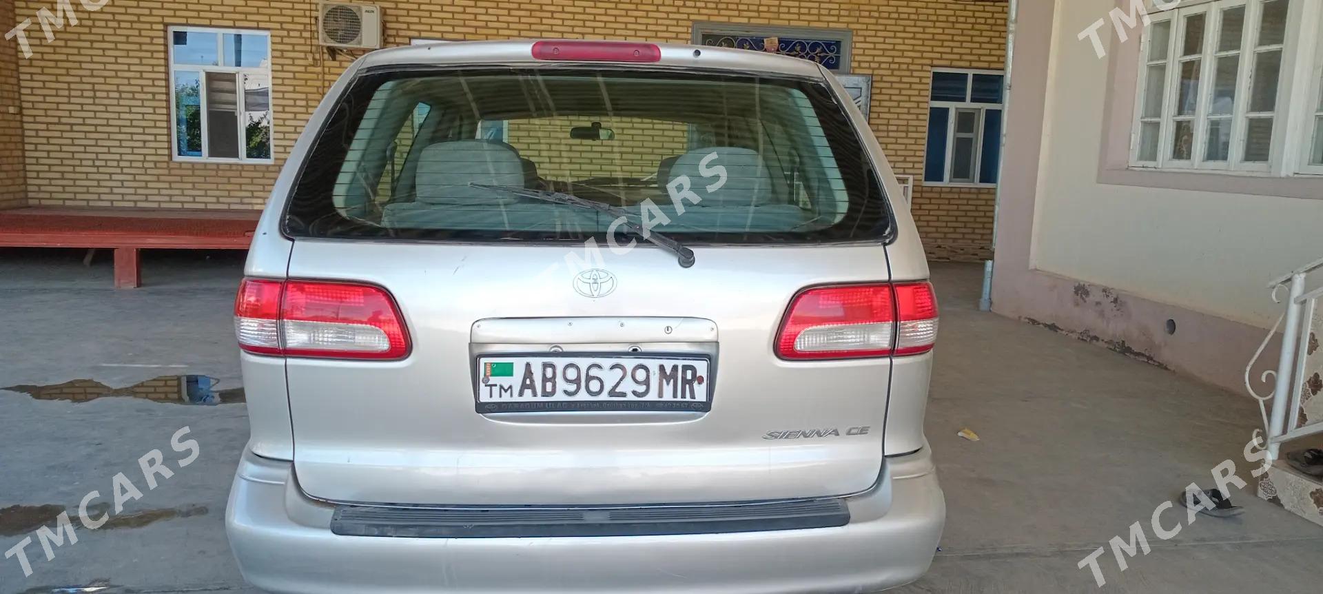 Toyota Sienna 2002 - 145 000 TMT - Сакарчага - img 2