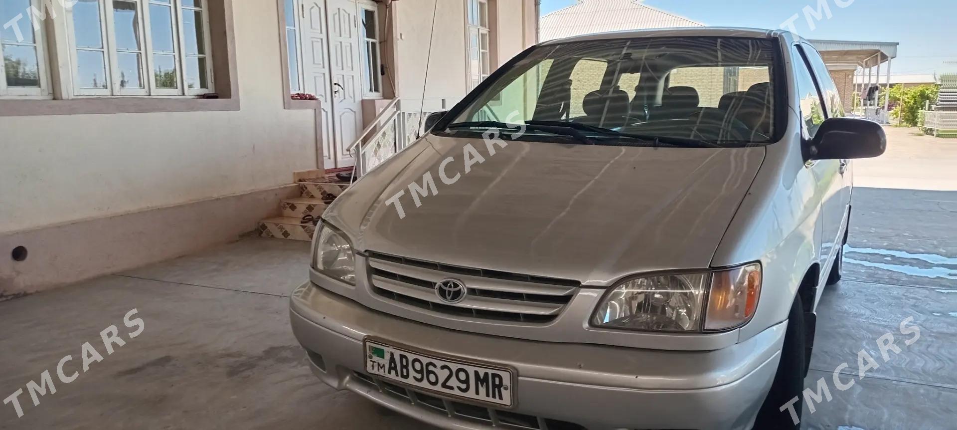 Toyota Sienna 2002 - 145 000 TMT - Сакарчага - img 4