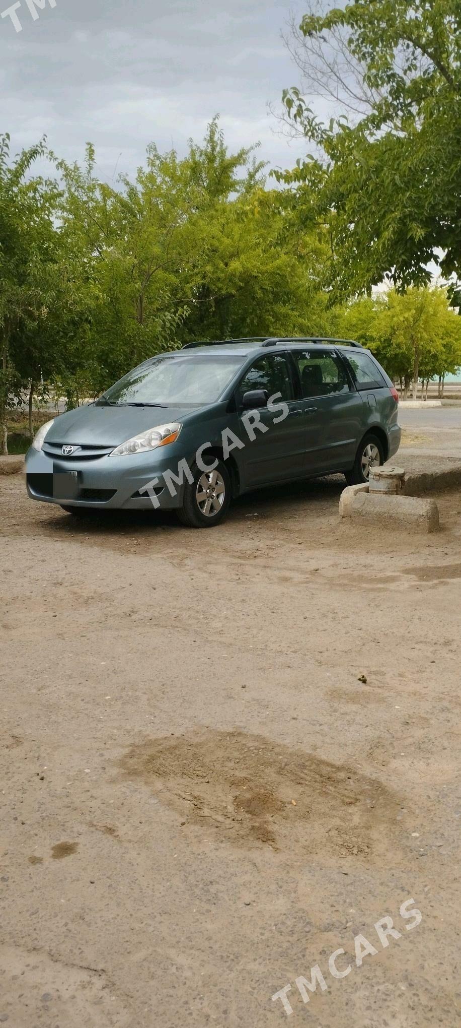Toyota Sienna 2009 - 200 000 TMT - Tejen - img 3