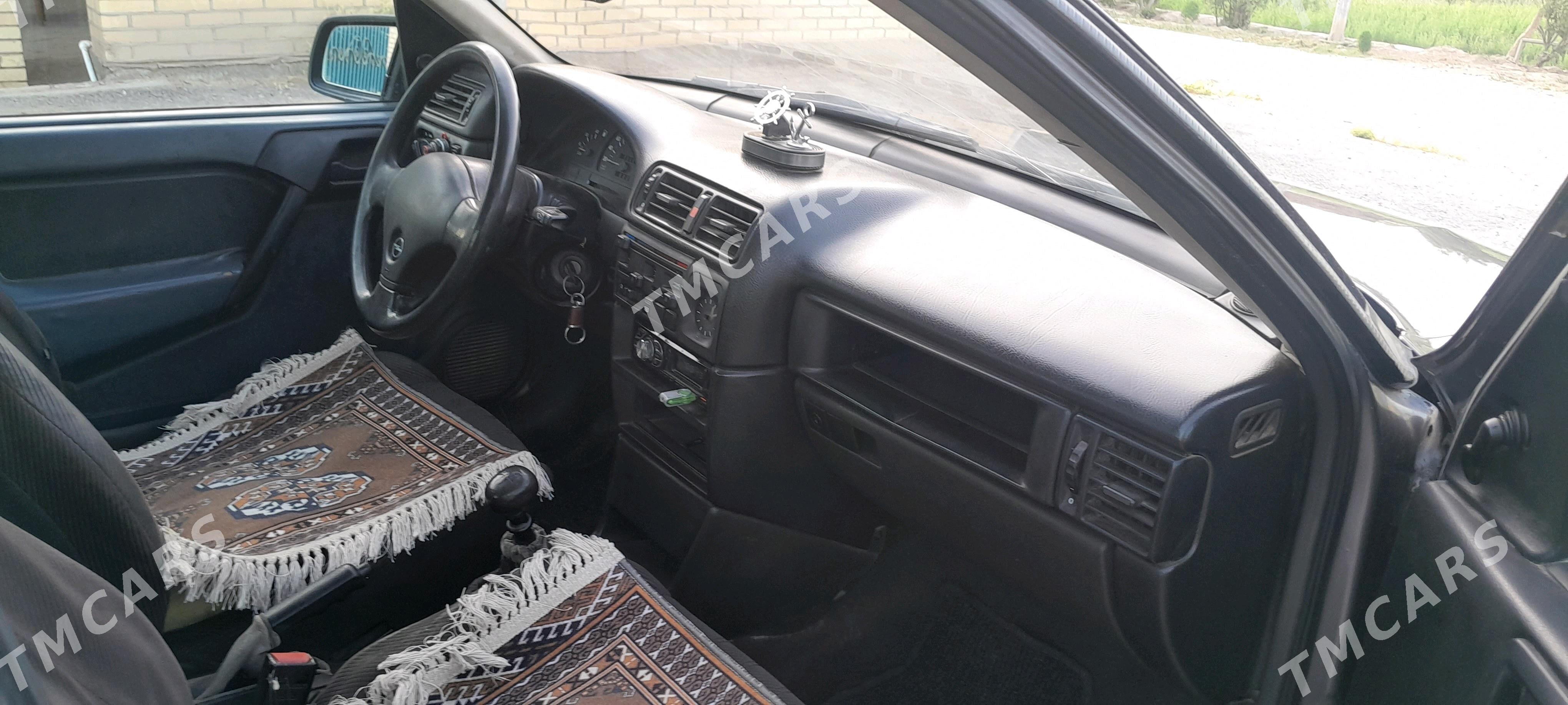 Opel Vectra 1992 - 36 000 TMT - Мургап - img 3