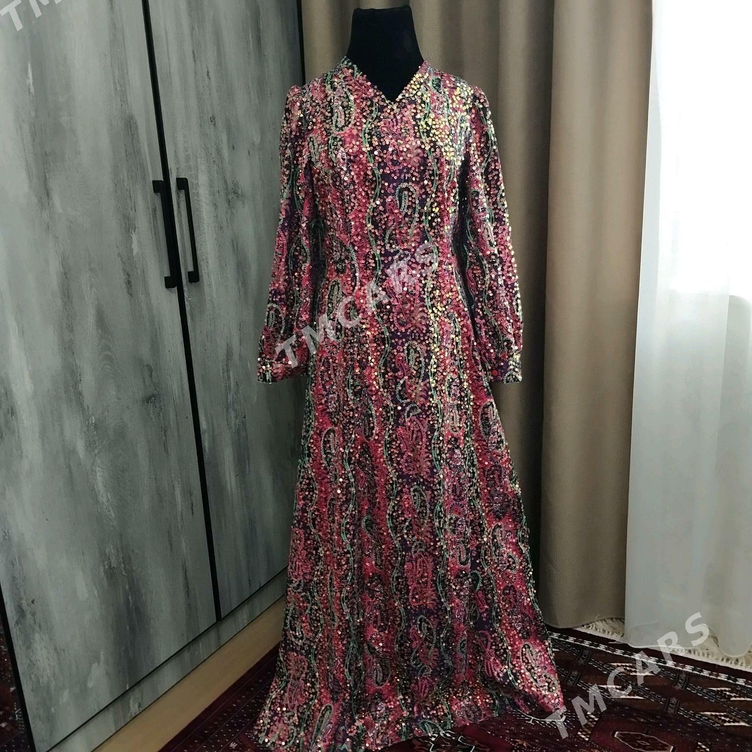Toy koynekler pombarhlar - Олимпийский городок - img 3