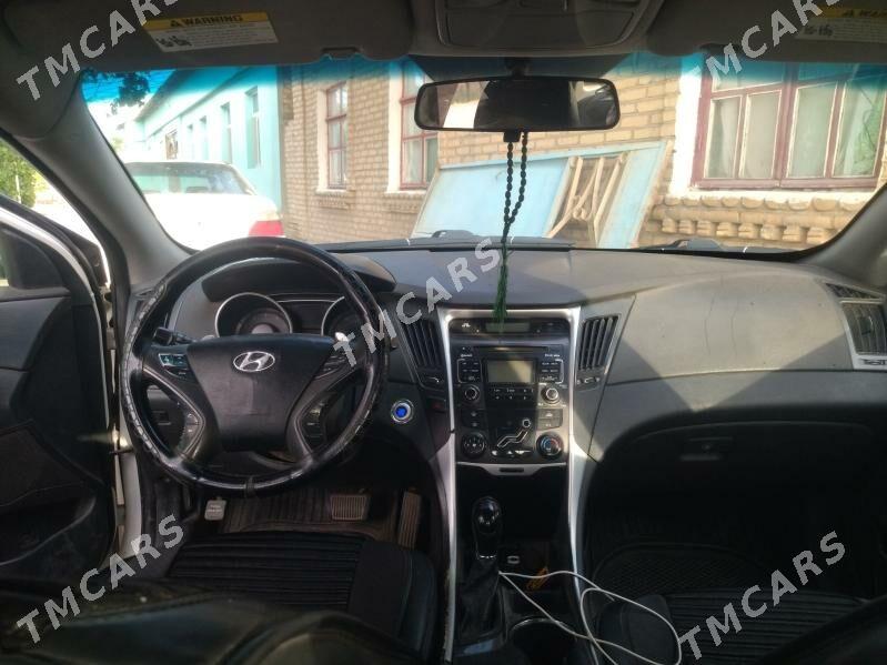 Hyundai Sonata 2011 - 120 000 TMT - Дянев - img 3
