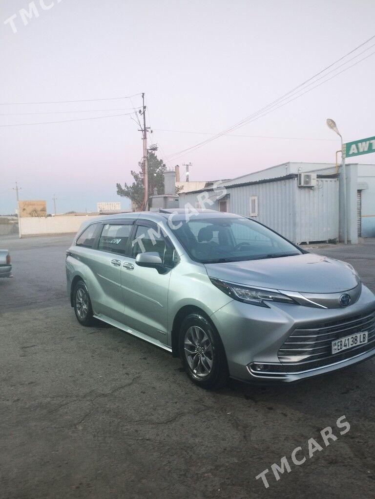 Toyota Sienna 2021 - 590 000 TMT - Туркменабат - img 4