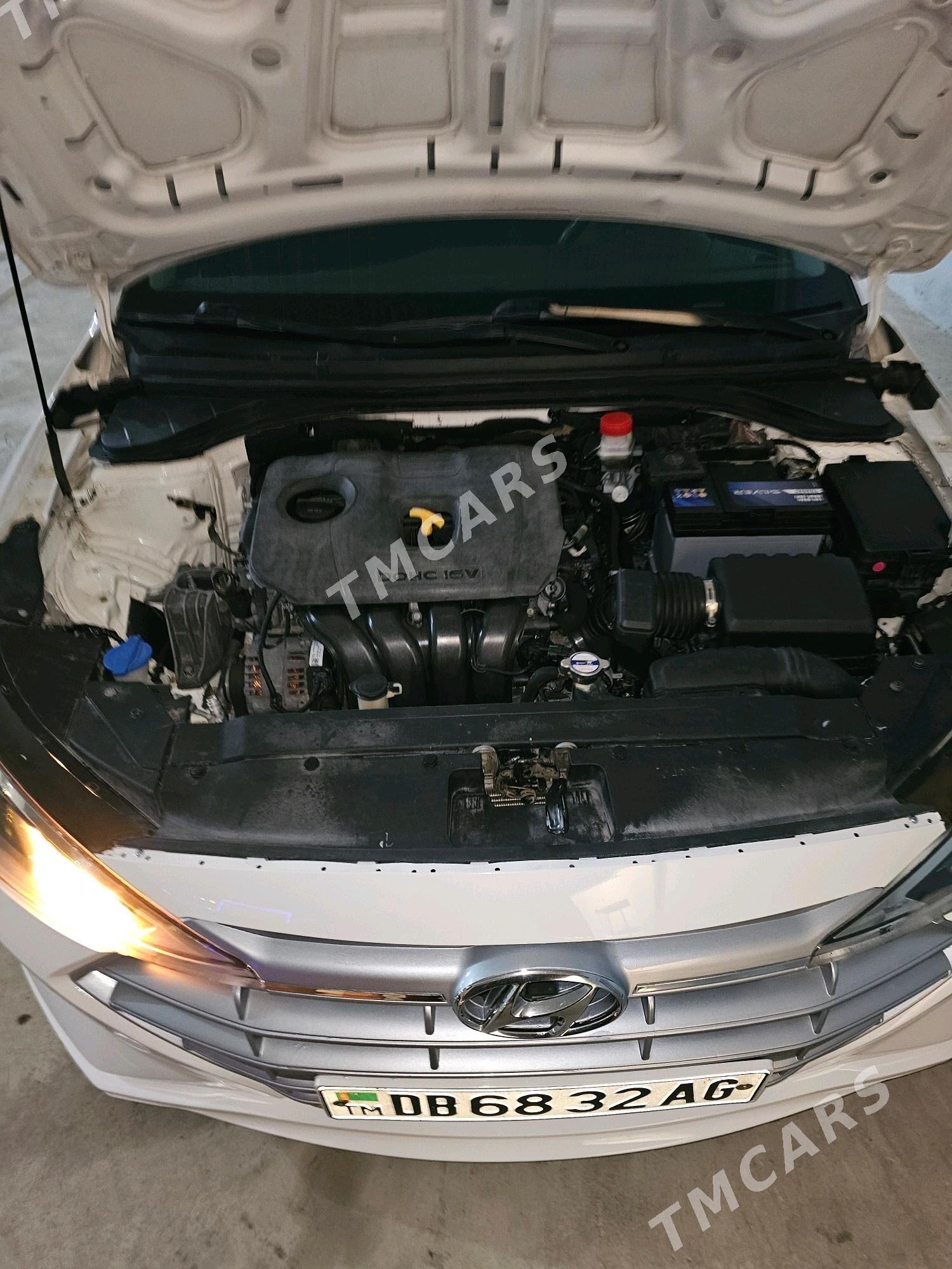 Hyundai Elantra 2019 - 190 000 TMT - Büzmeýin - img 8