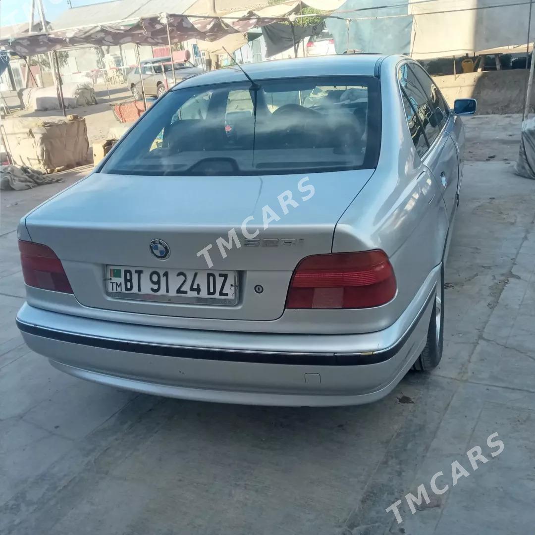 BMW 528 1997 - 60 000 TMT - Гурбансолтан Едже - img 4