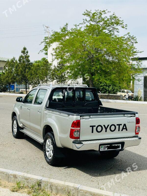 Toyota Hilux 2012 - 320 000 TMT - Туркменбаши - img 5