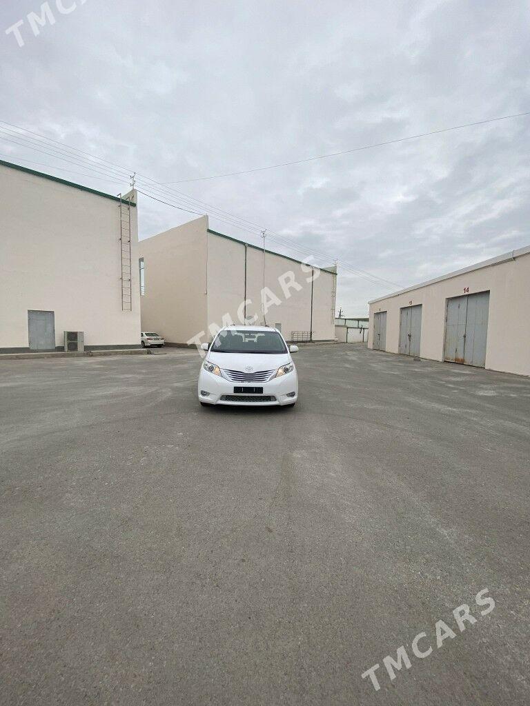 Toyota Sienna 2015 - 335 000 TMT - Ашхабад - img 2