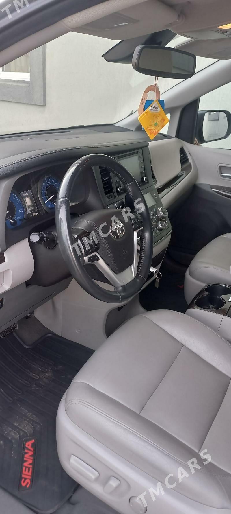 Toyota Sienna 2019 - 490 000 TMT - Дашогуз - img 1