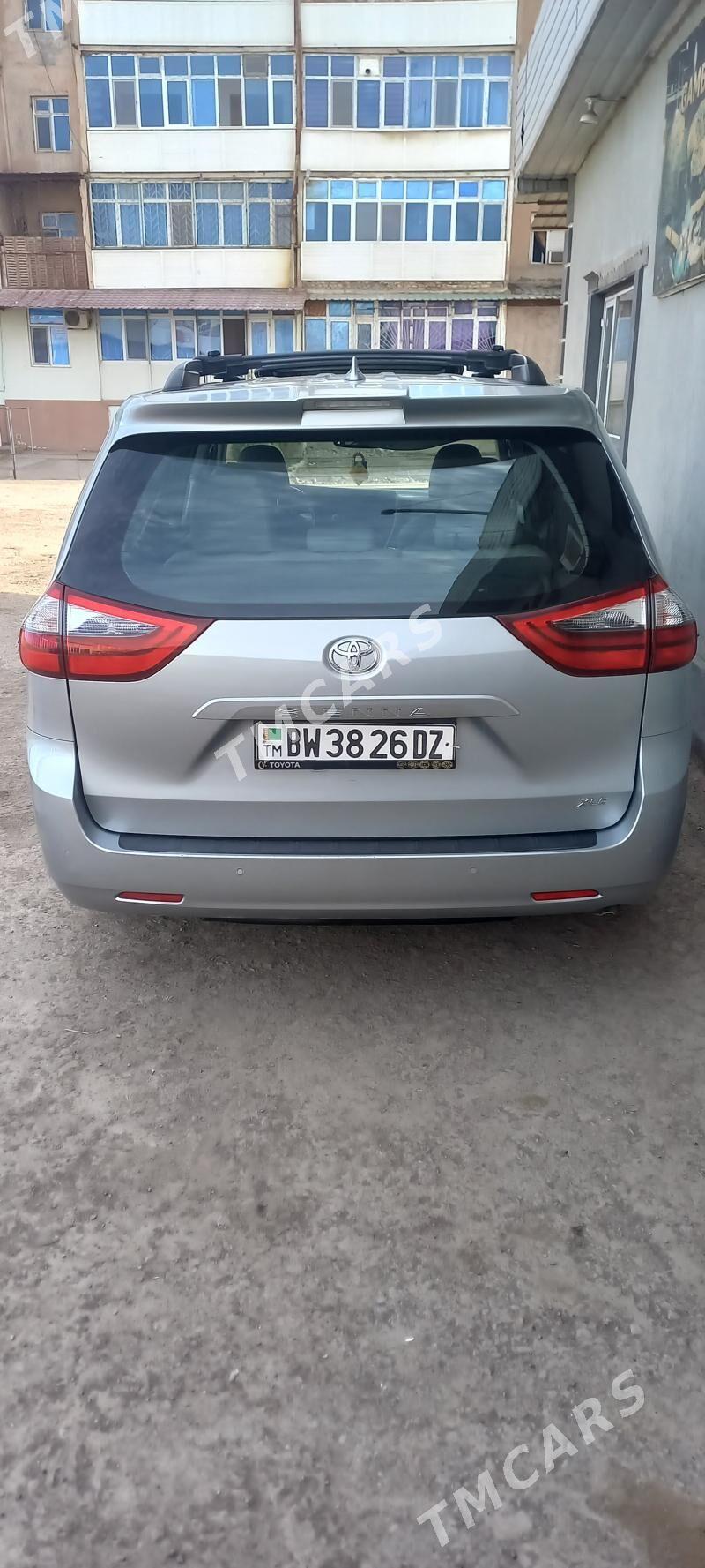 Toyota Sienna 2019 - 490 000 TMT - Дашогуз - img 6
