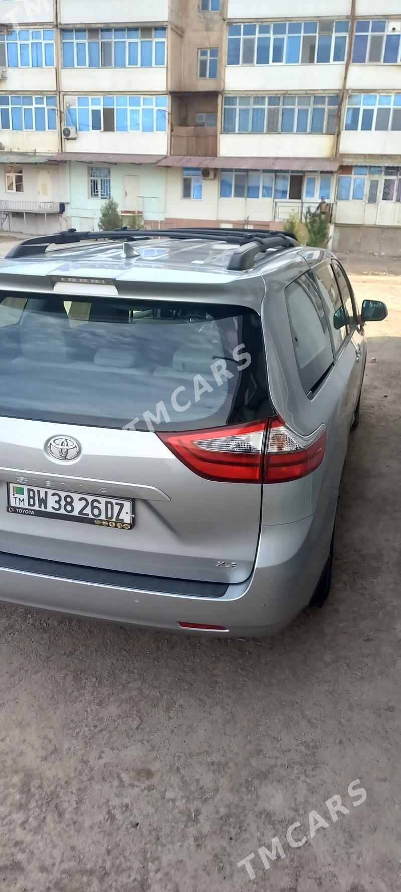 Toyota Sienna 2019 - 490 000 TMT - Дашогуз - img 5