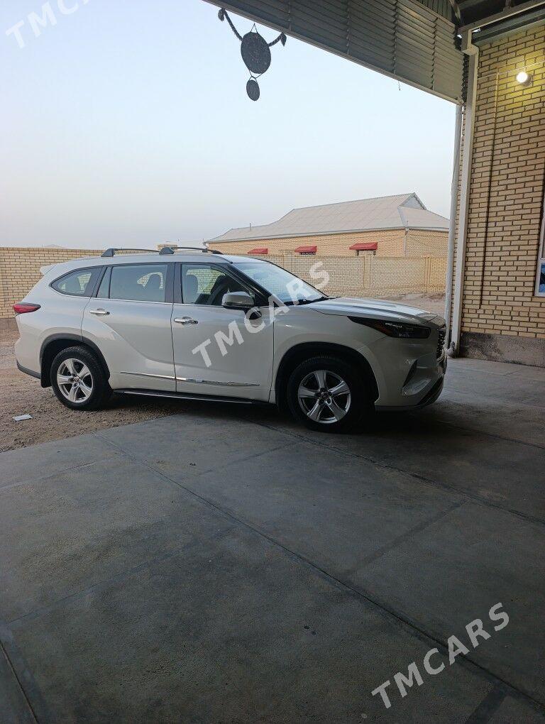 Toyota Highlander 2021 - 485 000 TMT - Мары - img 1