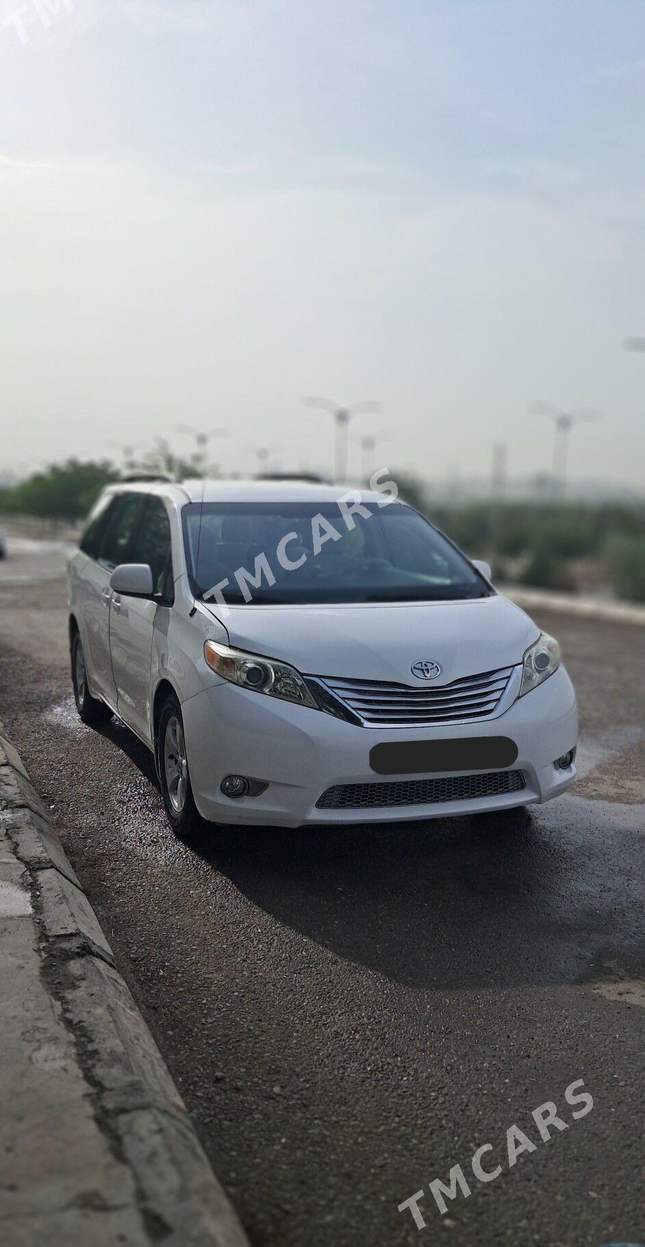 Toyota Sienna 2012 - 290 000 TMT - Aşgabat - img 2