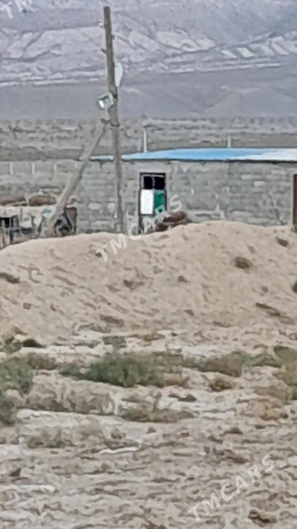 satlyk 4gekdar yer - Aşgabat - img 2