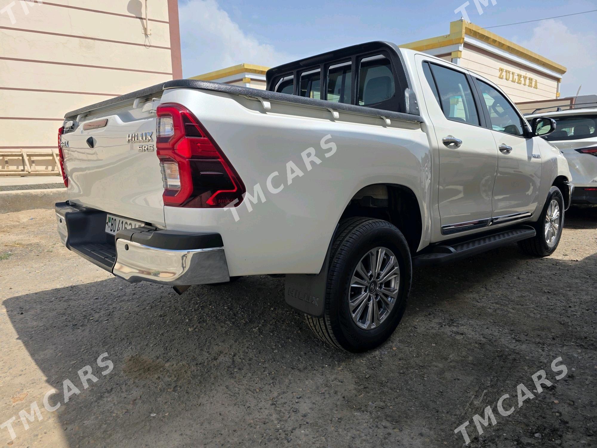 Toyota Hilux 2022 - 590 000 TMT - Türkmenabat - img 2