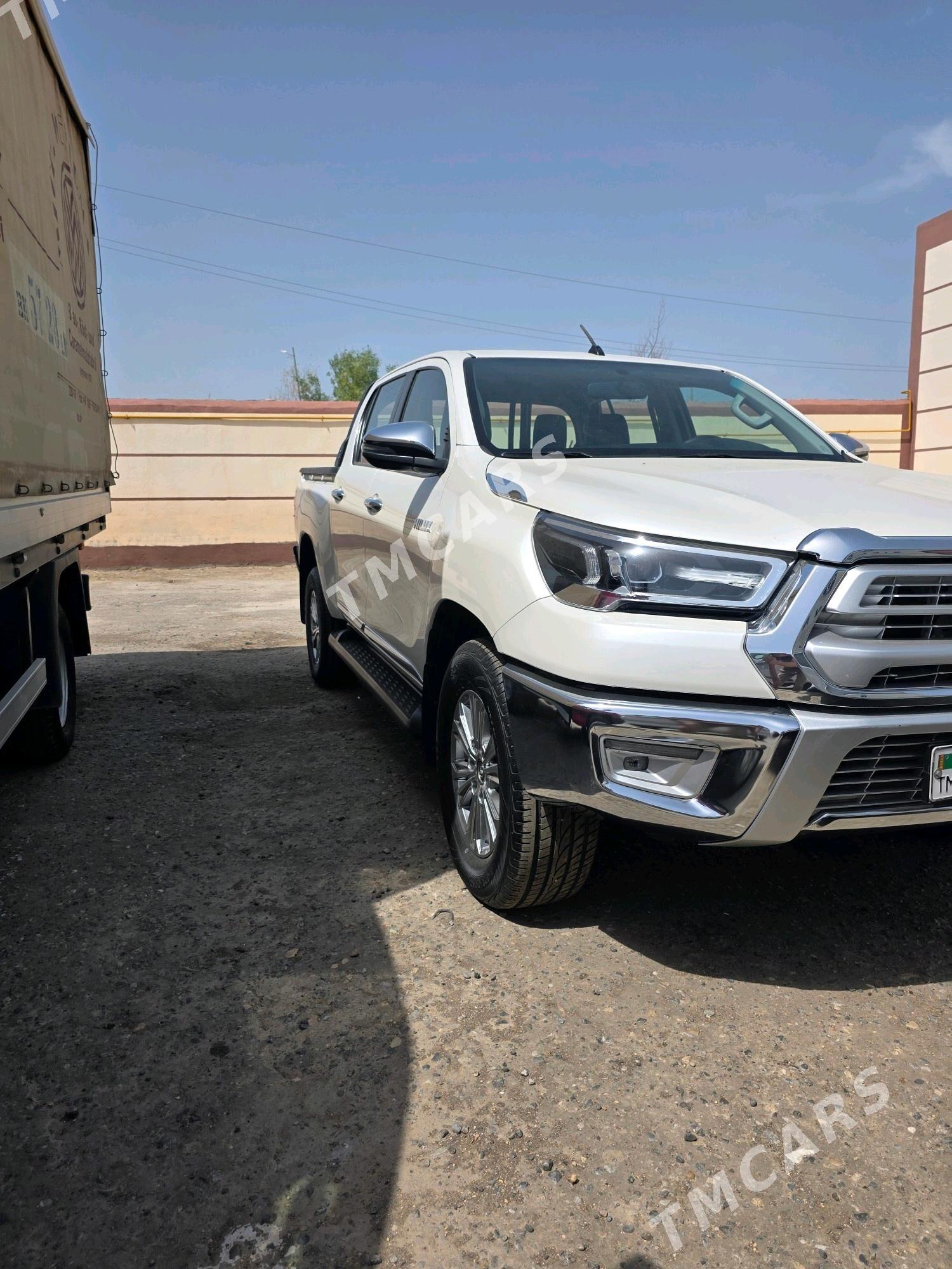 Toyota Hilux 2022 - 590 000 TMT - Türkmenabat - img 4