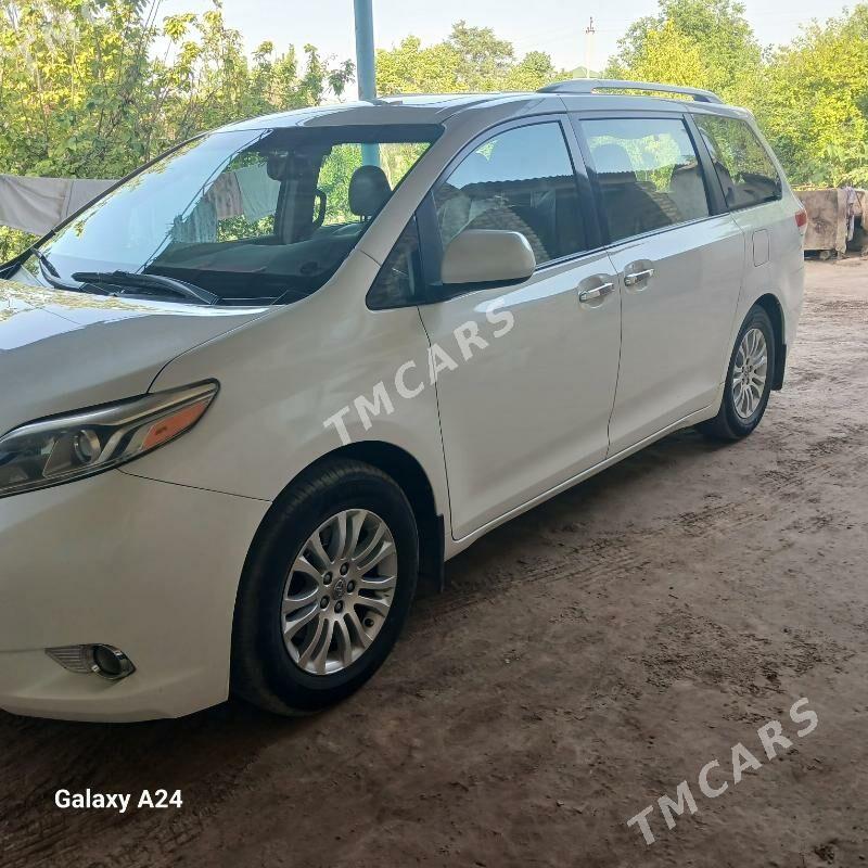 Toyota Sienna 2012 - 290 000 TMT - Halaç - img 4