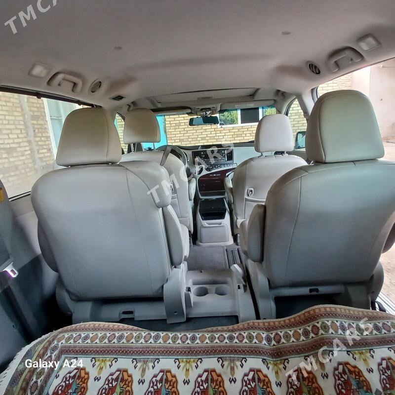 Toyota Sienna 2012 - 290 000 TMT - Halaç - img 10