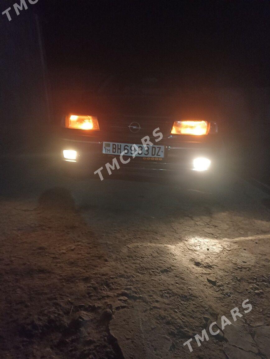 Opel Vectra 1995 - 41 000 TMT - Gubadag - img 2