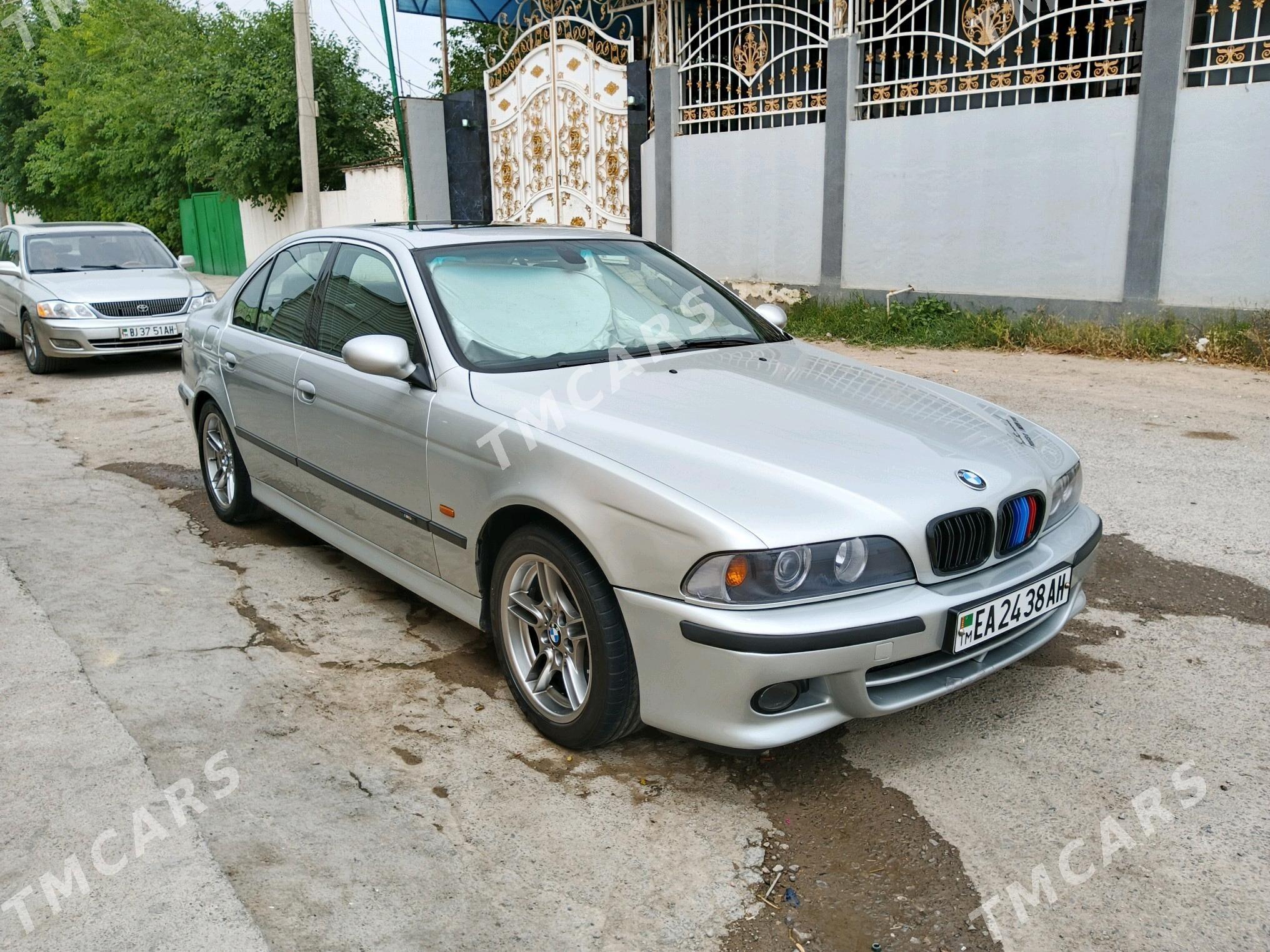 BMW E39 2001 - 130 000 TMT - Garadamak - img 7