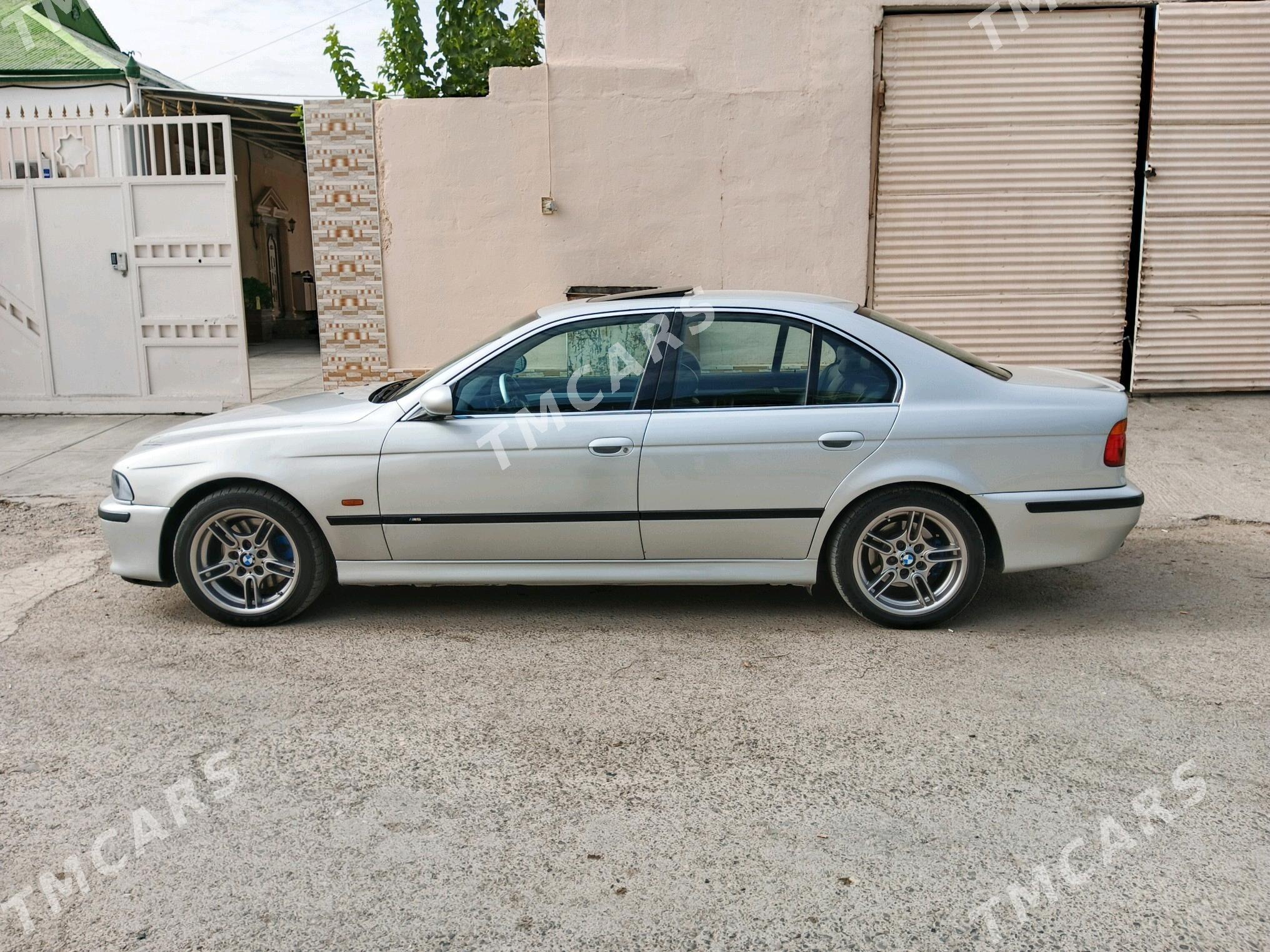BMW E39 2001 - 130 000 TMT - Garadamak - img 9