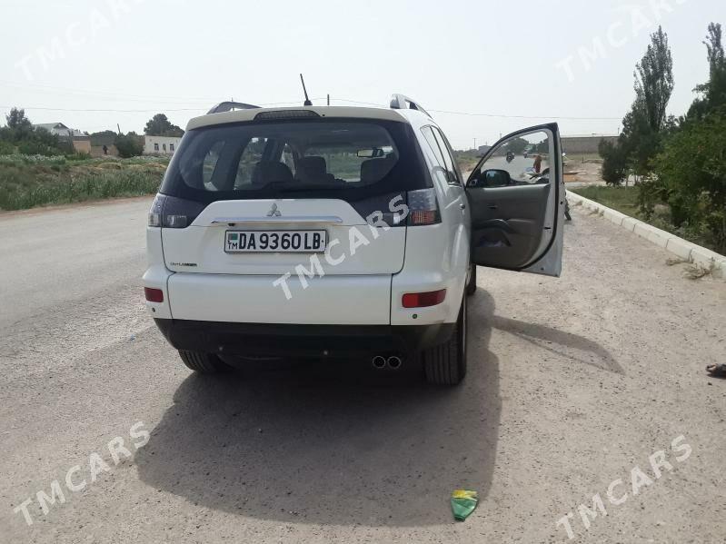 Mitsubishi Outlander 2011 - 230 000 TMT - Койтендаг - img 2